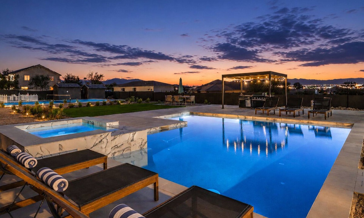 Foothills Villa | ᨒ CIELO - Lux Pool Villa, Spa, Pickleball, Sauna