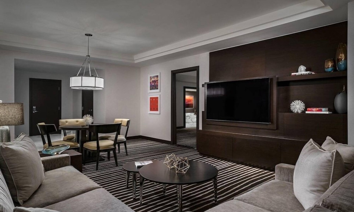 Summerlin South Hotel | 1-Bedroom Suite at a 5⭐️ Hotel