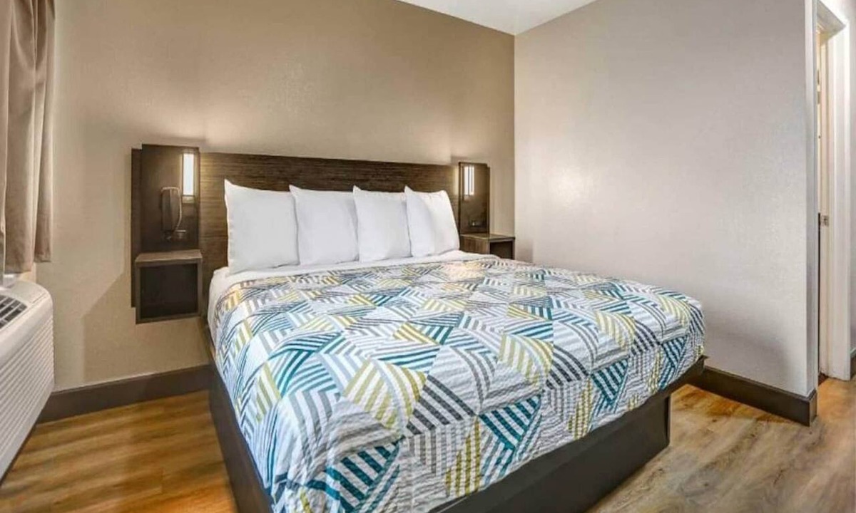 San Bernardino Apartment | 1 King Bed|Non-Smoking,Mini Fridge