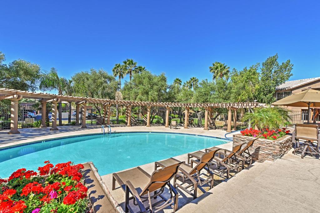 Paradise Valley Village House | < 1 Mi to Scottsdale Quarter! Resort Condo w/Pool