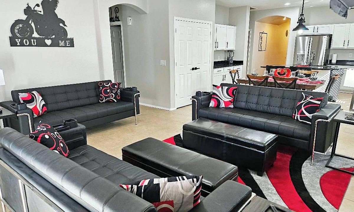 Centerra House | 1 PET a UNIQUE Sweet Dreams Retreat! Liv'n the Dream Theme Home! 5BD/3 Full BTH
