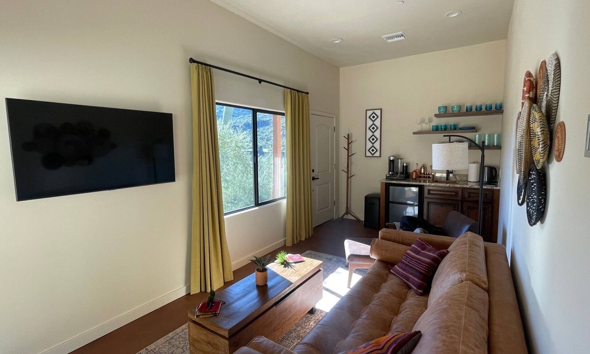 Cave Creek House | 10 Minute Walk to Downtown Cave Creek Restaurants, Night Life and Shops