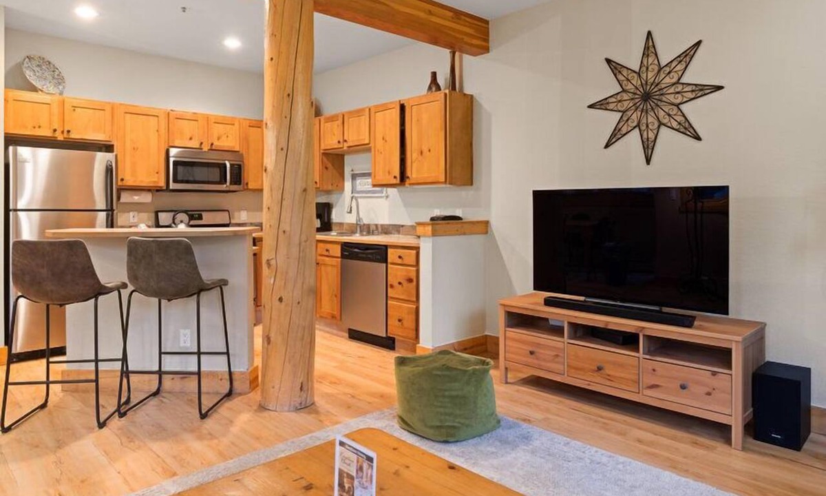 Keystone Condo | 2 Bedroom Condo | Rustic Charm and Great Amenities