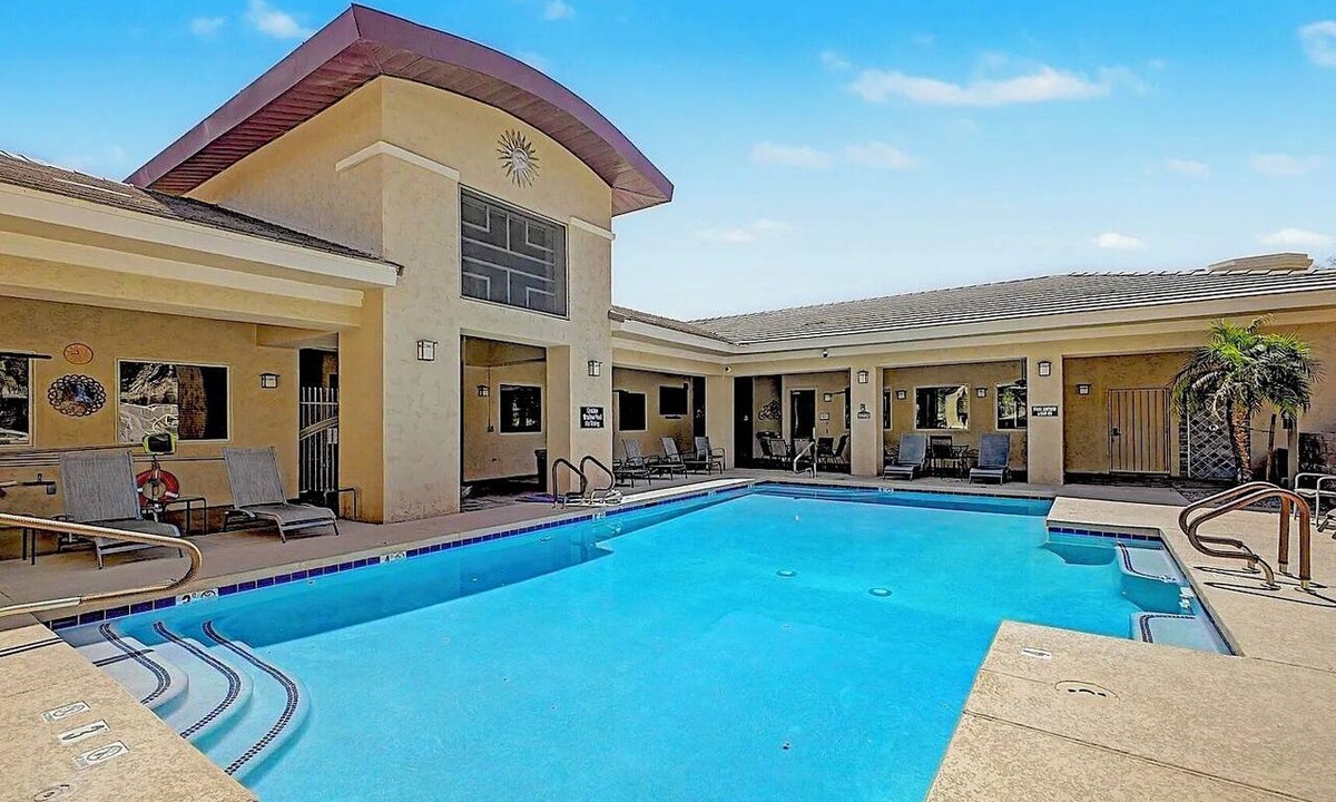 North Mountain Condo | 2-bedroom condo with Pool, Sauna, Fitness Center and Game room.