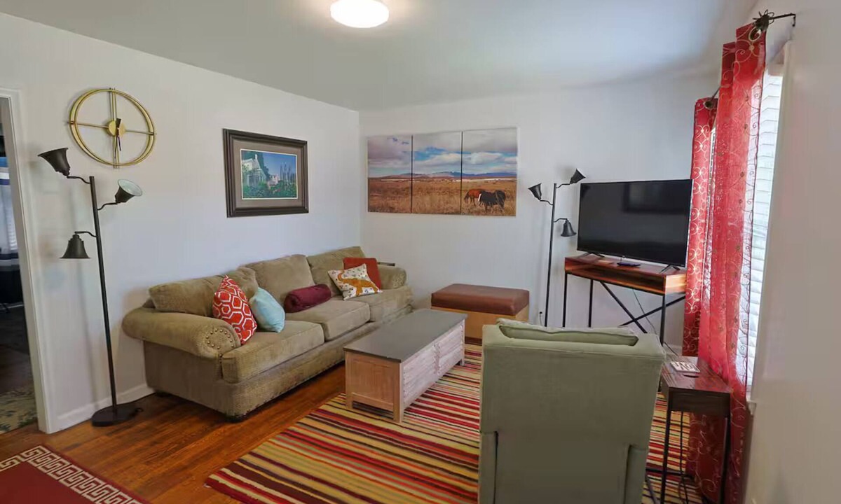 Sugar House House | 2 BR Up to date, heart of Sugar House