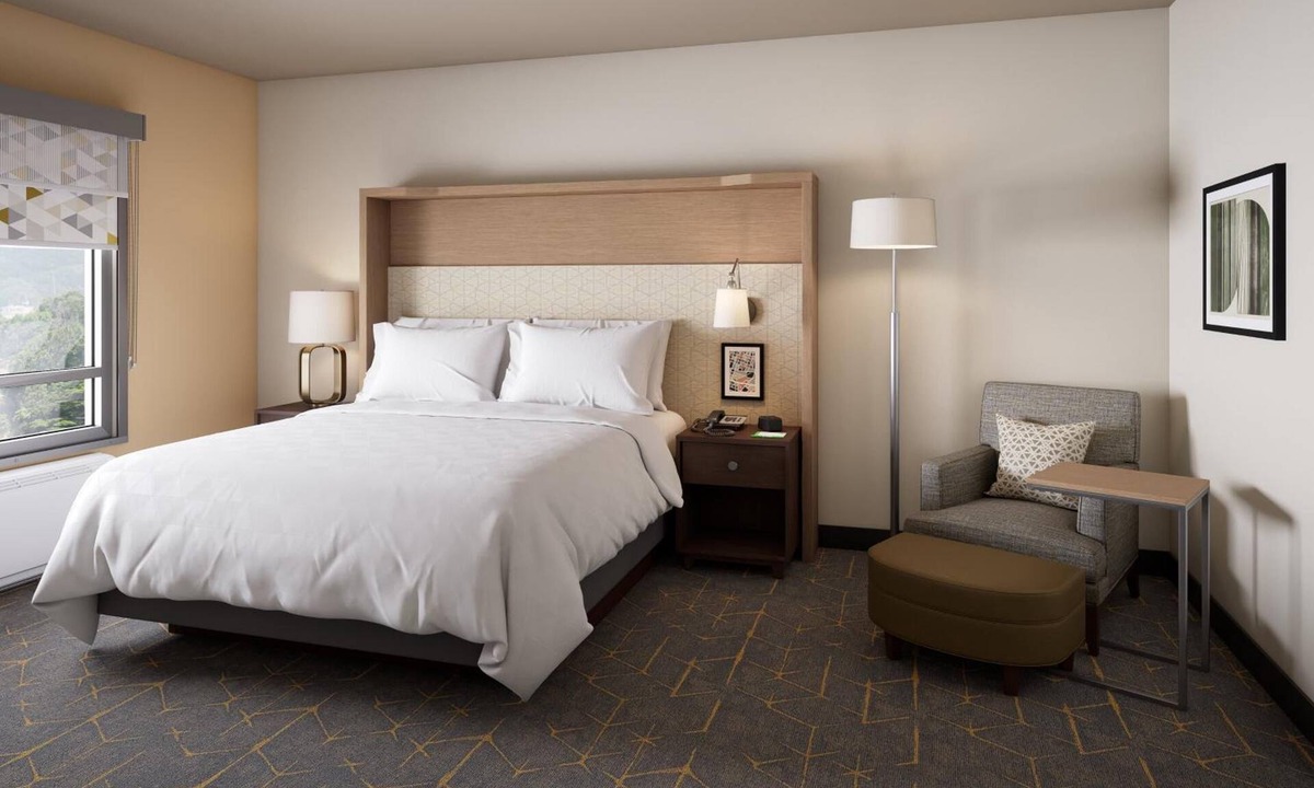 Barstow Hotel | 2 Convenient Rooms for Families Near Mojave Preserve + Free Breakfast Perks