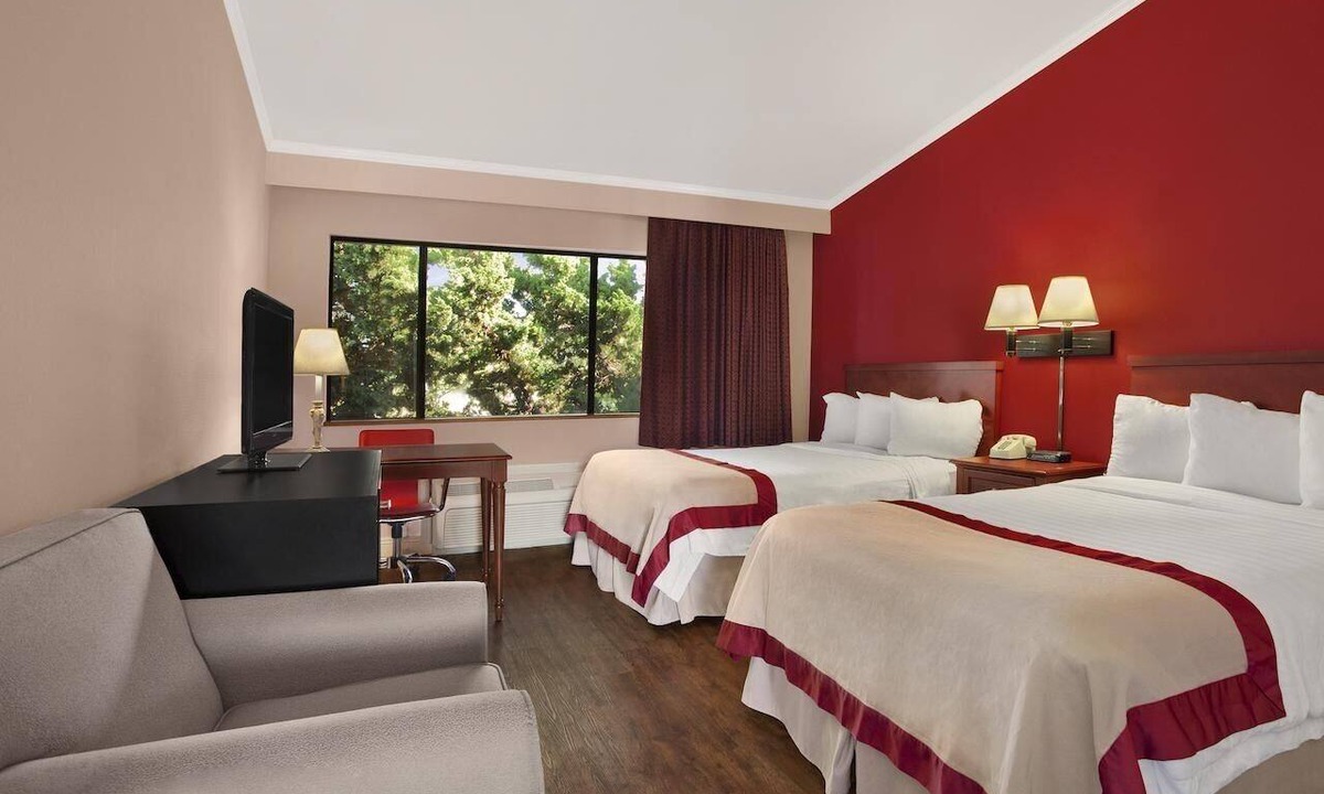 Torrance Hotel | 2 Great Units for Families! Pool, Parking, Near Attractions