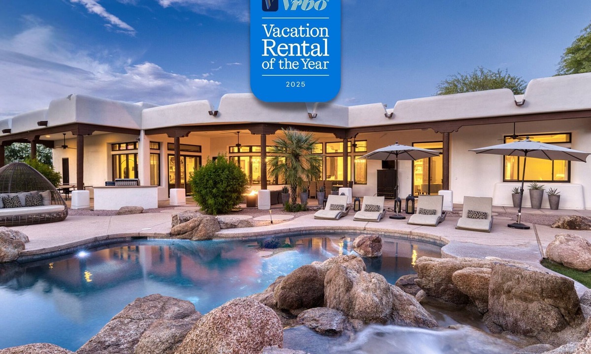 Paradise Valley House | 2025 VRBO Property of the Year: Scottsdale Luxury Estate: Pool, Spa & Pickleball
