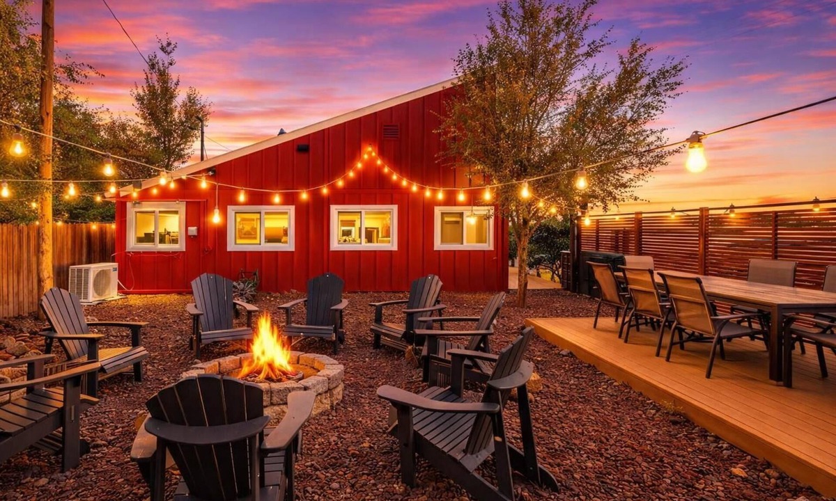 Valle House | 25 Min to Grand Canyon, Hot Tub, Fire Pit & Fun