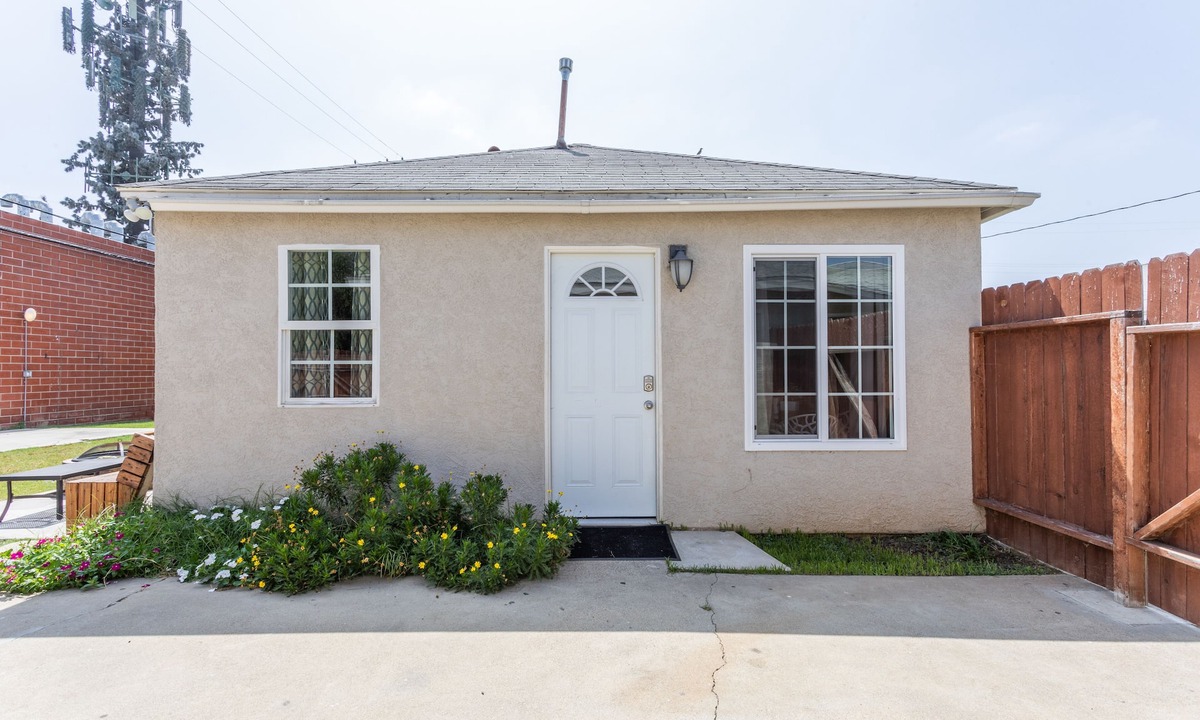 East Whittier House | 2BD~1BA Home w/Parking and 1/2Acre Yard Space -20 min to Disney& Knott's
