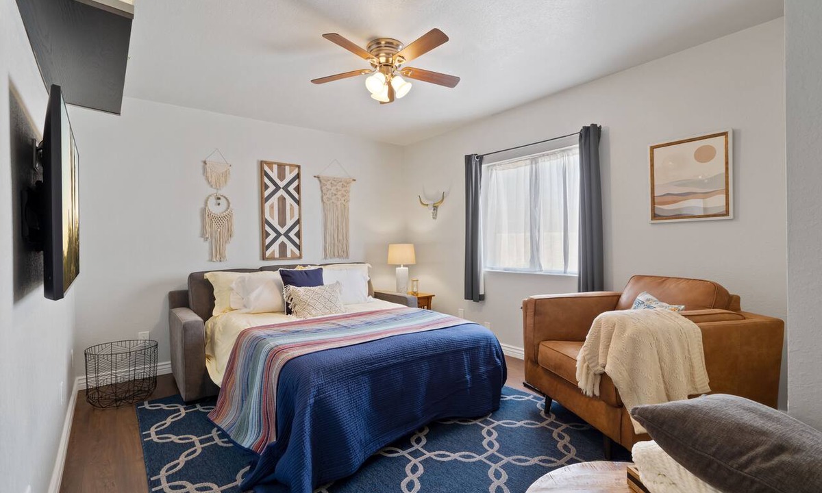 Sam Hughes Villa | 2Bed/1bath casita in quiet downtown neighborhood with washer/dryer and parking