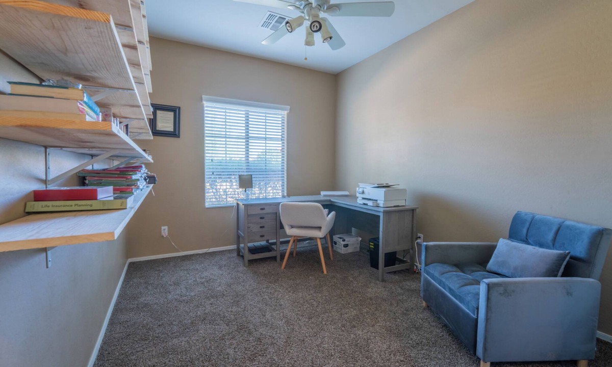 Anthem at Merrill Ranch House | 3-bedroom 2 bath 1 office fully furnished Florence House