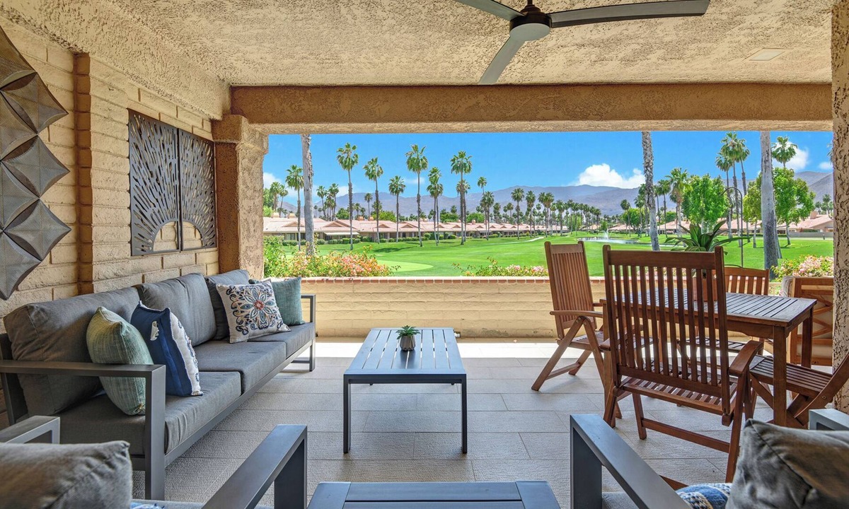 Palm Desert House | 3-bedroom house in fabulous Chaparral Country Club with incredible golf view