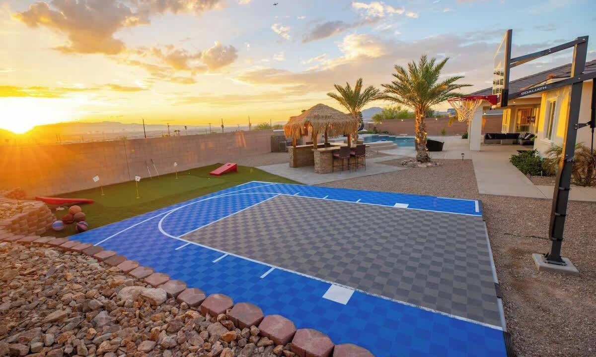 Foothills House | 3400 SqFt House 40Ft Heatable Pool/Spa- Strip View