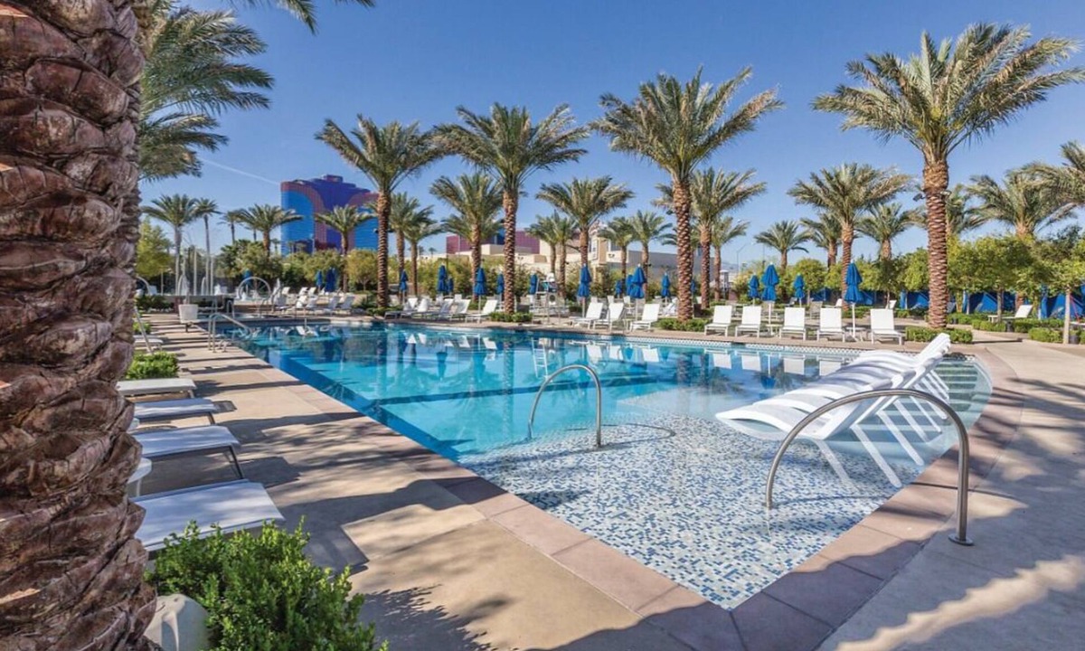Las Vegas Resort | 3BD/2Bath - Gorgeous Desert Blue Resort in Las Vegas! Deluxe Unit!