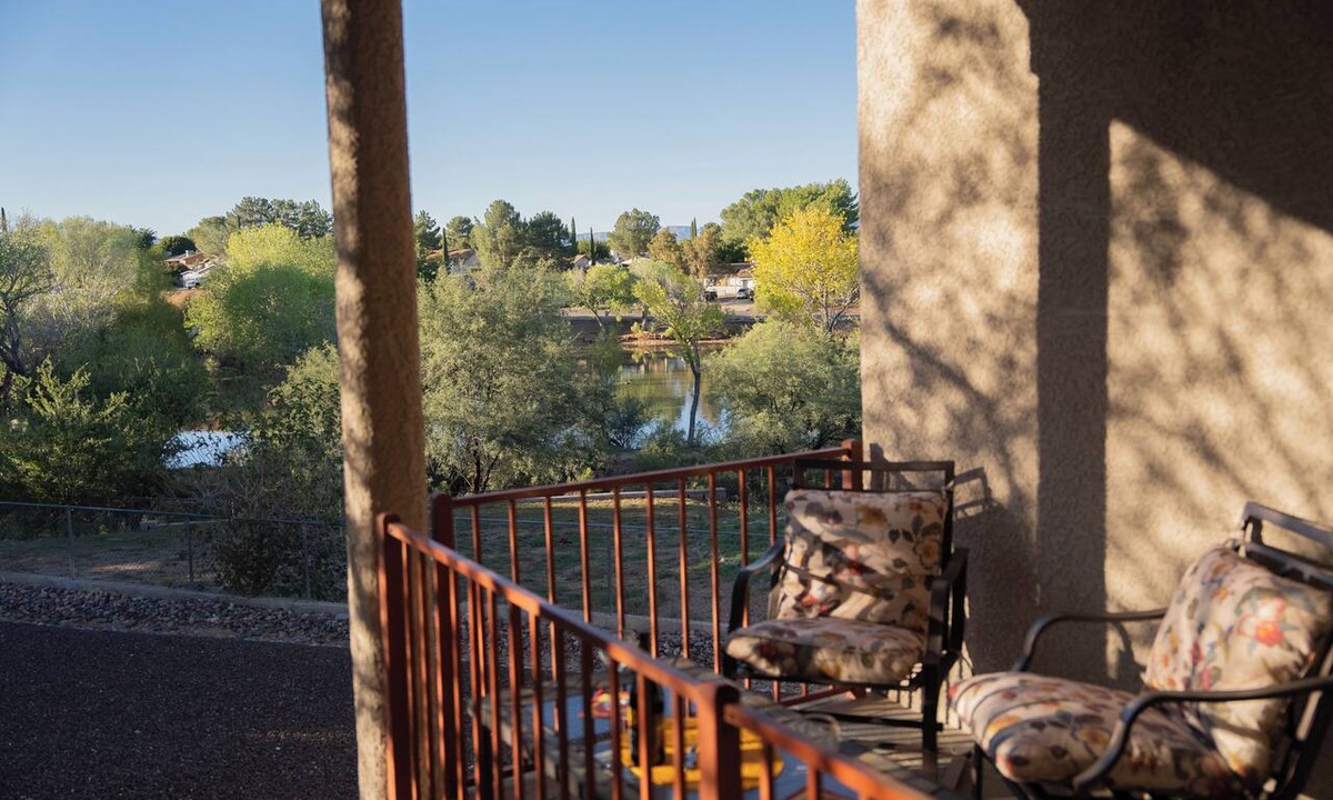 Cottonwood House | 3BR Charming Retreat with views and pond nearby