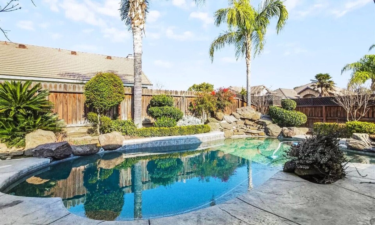 Raisin House | 3BR Family Home with Pool & Hot Tub