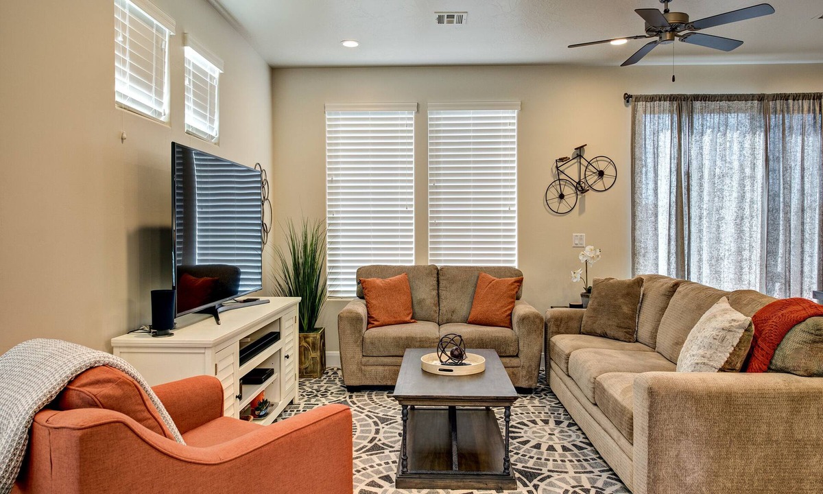 St. George Villa | 3BR Overlooks Pool+Courts - Sleeps 11 w/Fire Pit