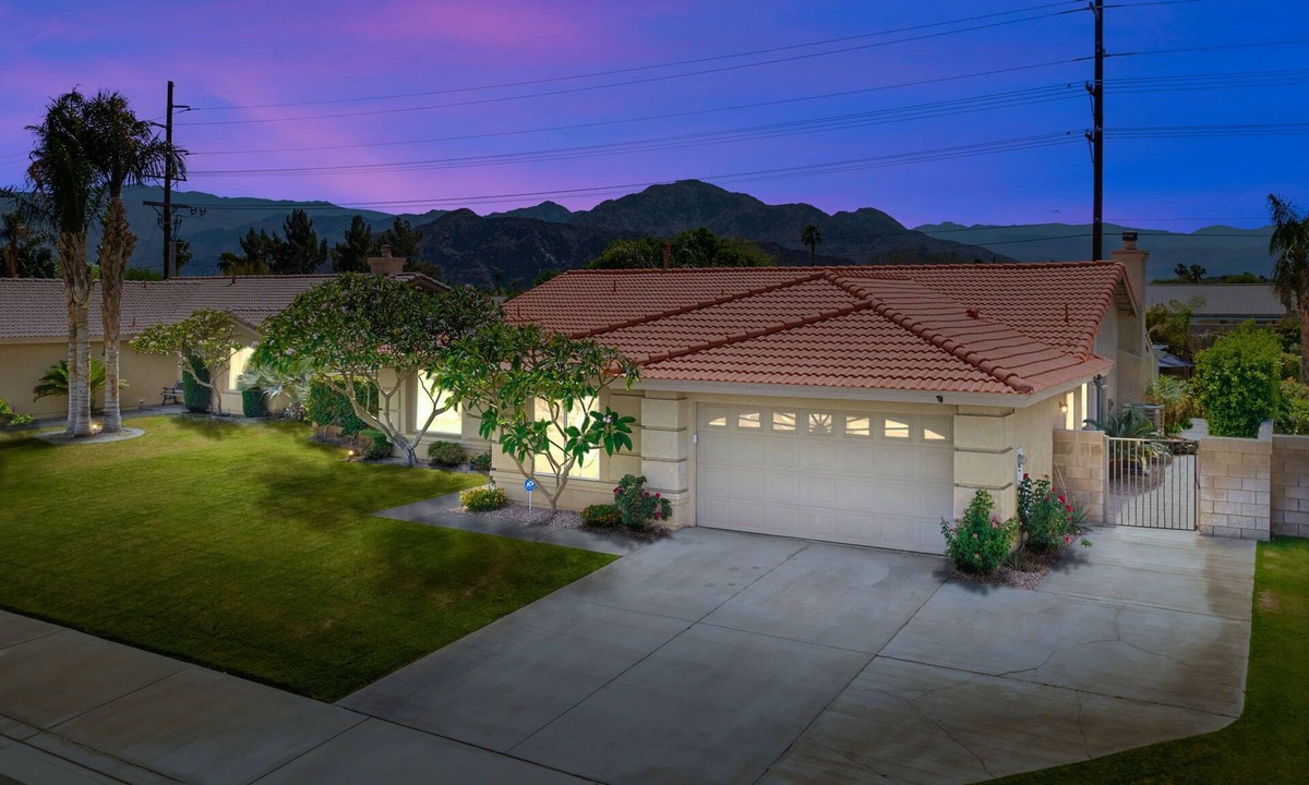 La Quinta House | 4 bd/3Bath in La Quinta, CA w/pool!