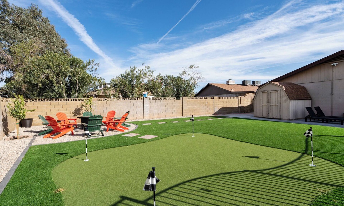 Glendale House | 4BR Happy Harmont House w/Private Pool Near State Farm Stadium Sleeps 10