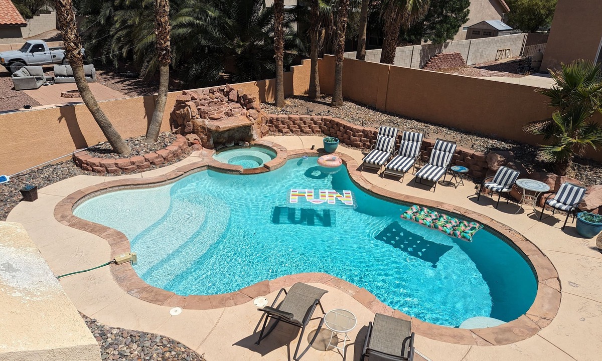 Silverado Ranch House | 4BR Home. private pool/hot tub/BBQ Convenient to South Point, airport and strip.