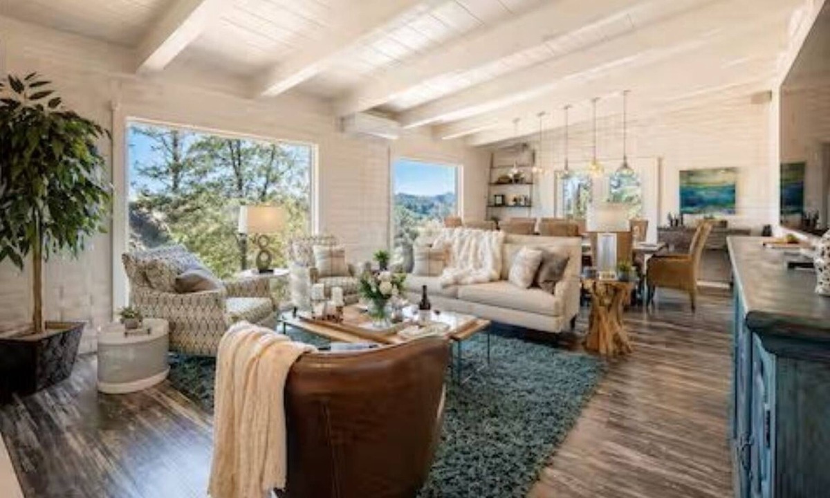 Prescott House | 4BR Prescott Retreat Up to 4 Kings Exceptional Views Made to Settle In