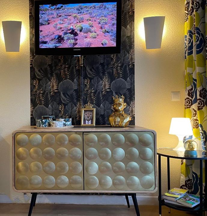 Argentat Apartment | *A setting between Dordogne and swimming pool*