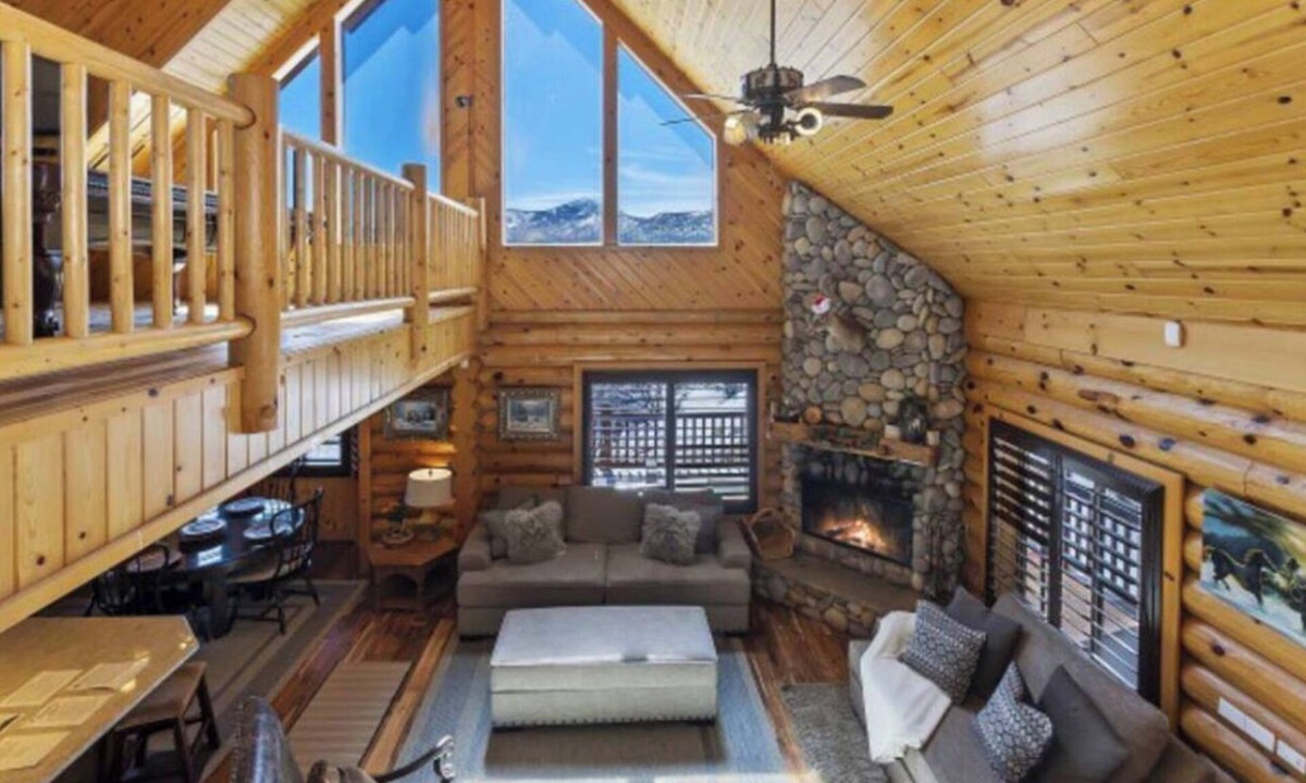 Castle Glen Estates House | A Sun-Soaked retreat, stunning view+Hot Tub In Castle Glenn Estates 564796