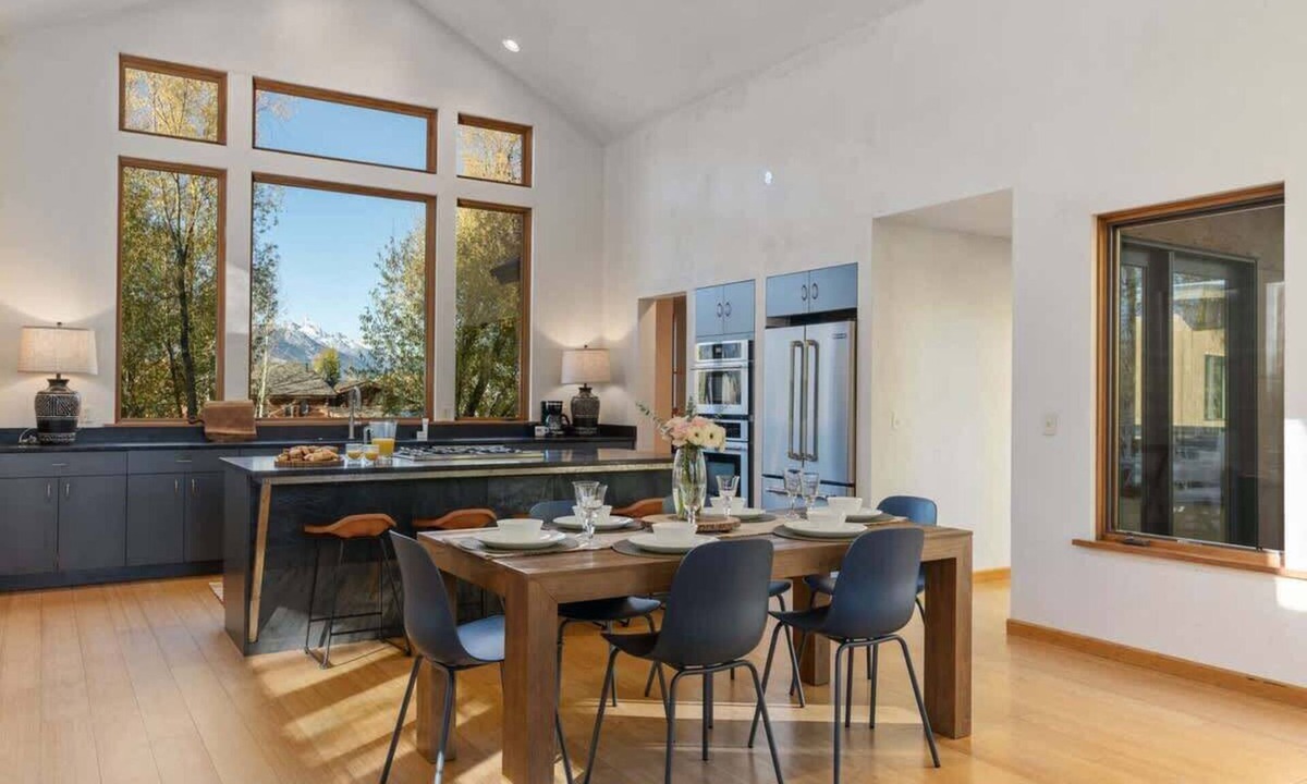 Wilson House | Abode at Alpenglow, mountain home with guesthouse