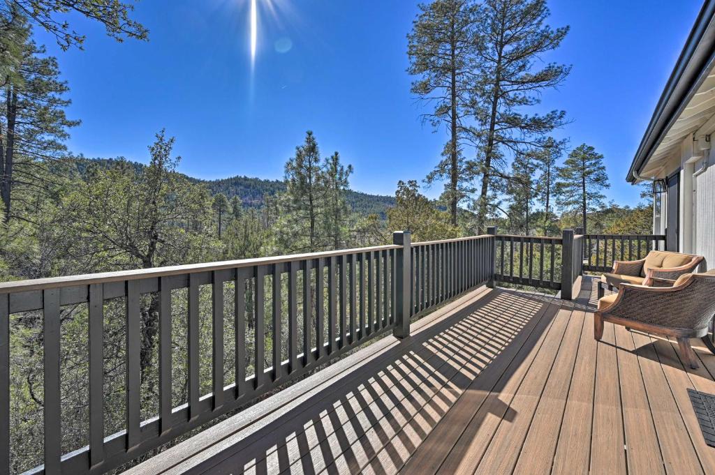 Strawberry House | Airy Pine Cabin with Deck and Pool Table, Near Hiking!