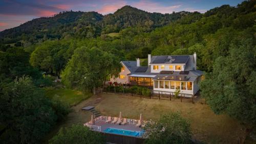 Cloverdale House | Alexander Valley - Pool, Hot Tub & Pickelball Court