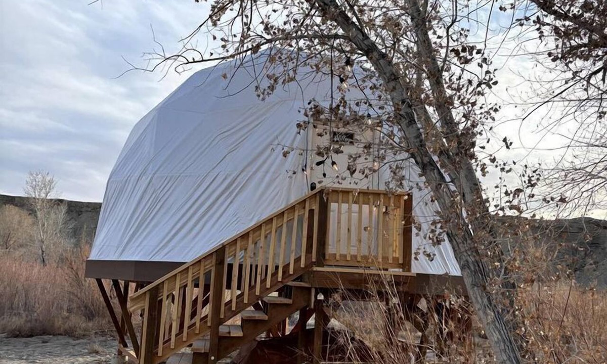 Wayne County Cabin | Amazing Dome with Stunning Sights in Wayne County, Utah