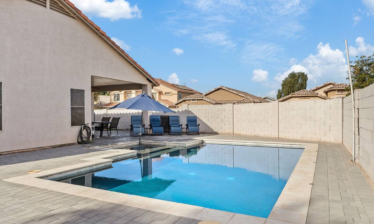 Gilbert House | Amazing Gilbert Retreat