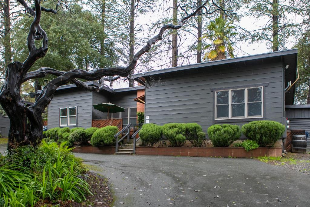 Anderson Valley Hotel | Anderson Valley Inn