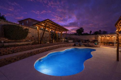 Paradise Villa | Arcade Lounge with Pool, Spa, Billiards near the Vegas Strip!