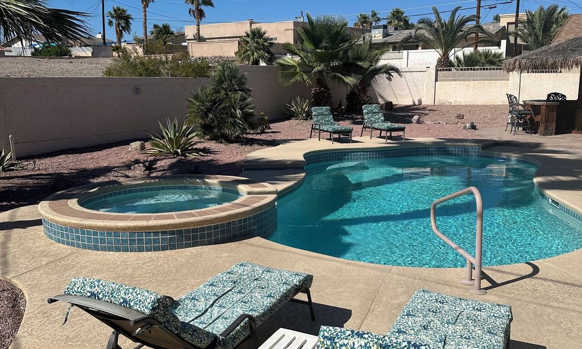 Lake Havasu City House | AUGUST BIG SAVINGS! PRIVATE POOL, PATIO & TIKI BAR WITH BEAUTIFUL LANDSCAPING