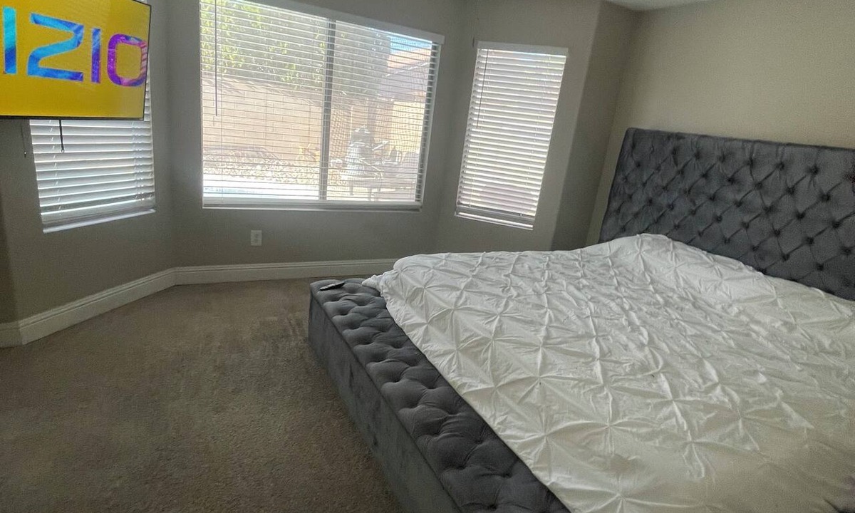 Enterprise House | Awesome 4-bedroom house with AC in vibrant Las Vegas