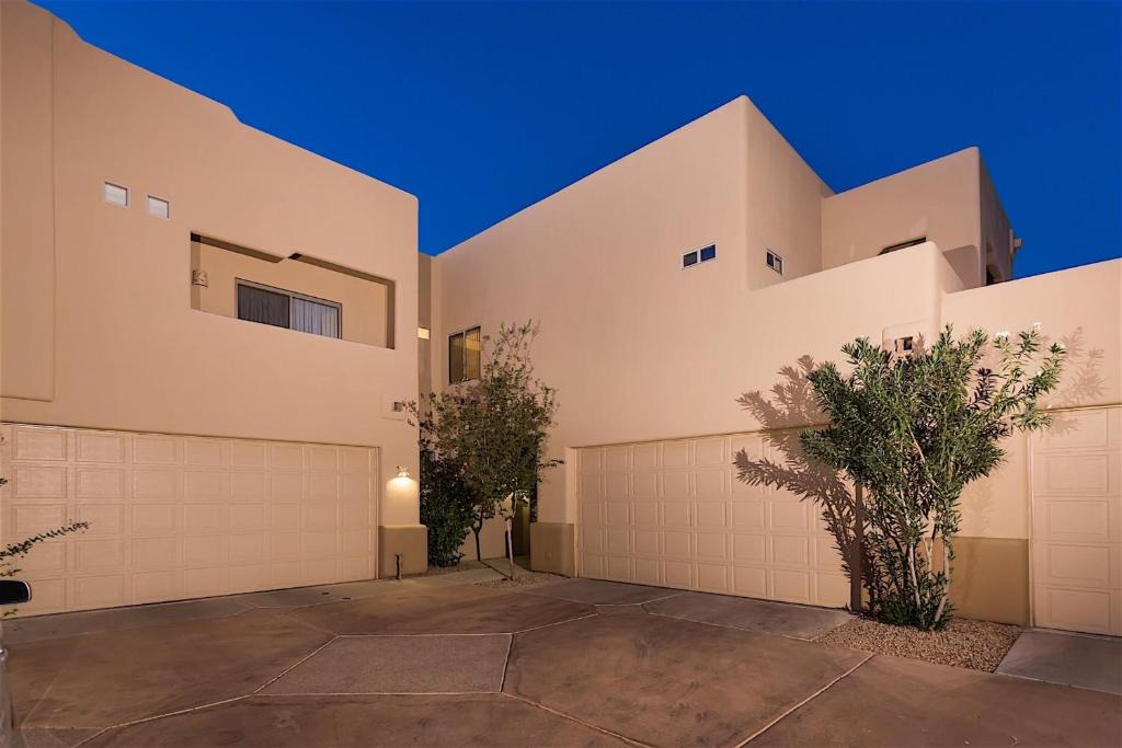 Central Scottsdale Apartment | AZ Nirvana 3 BR by Casago