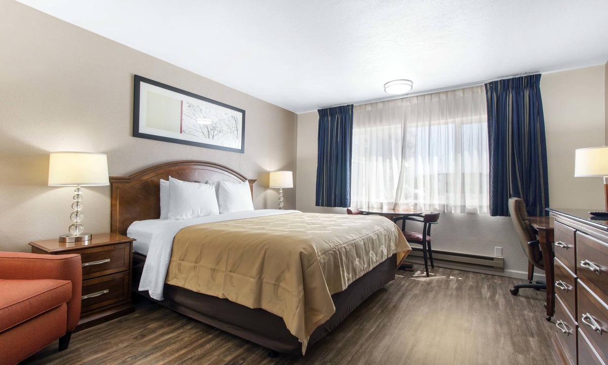 Downtown Hotel | Bayside Inn & Suites