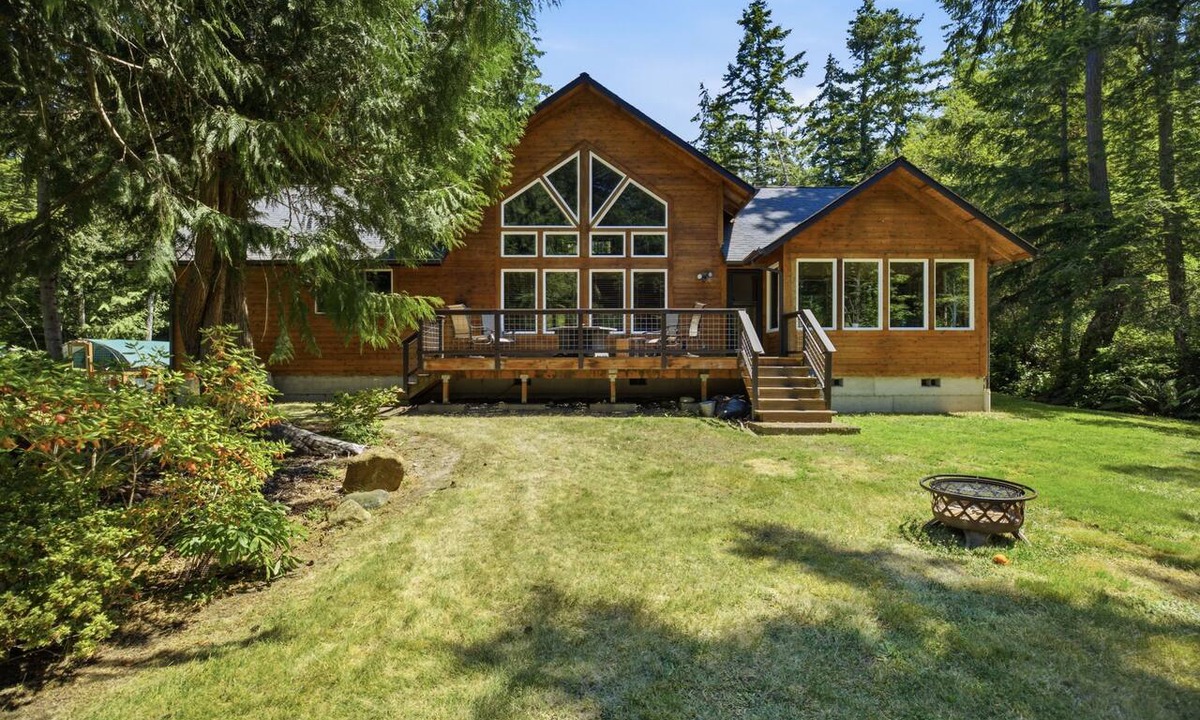 Nordland House | Beachcombers Island Hideaway
