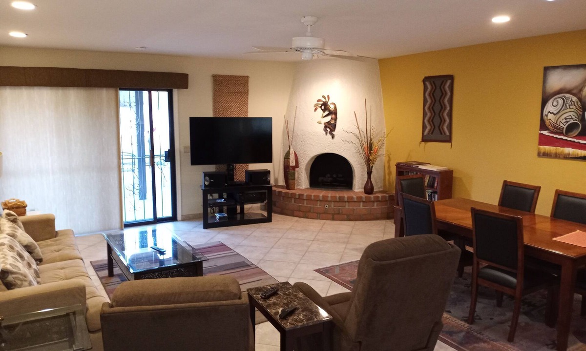 Sunrise Canyon House | Beautiful Catalina View Townhome near Sabino Canyon, Restaurants and Shopping