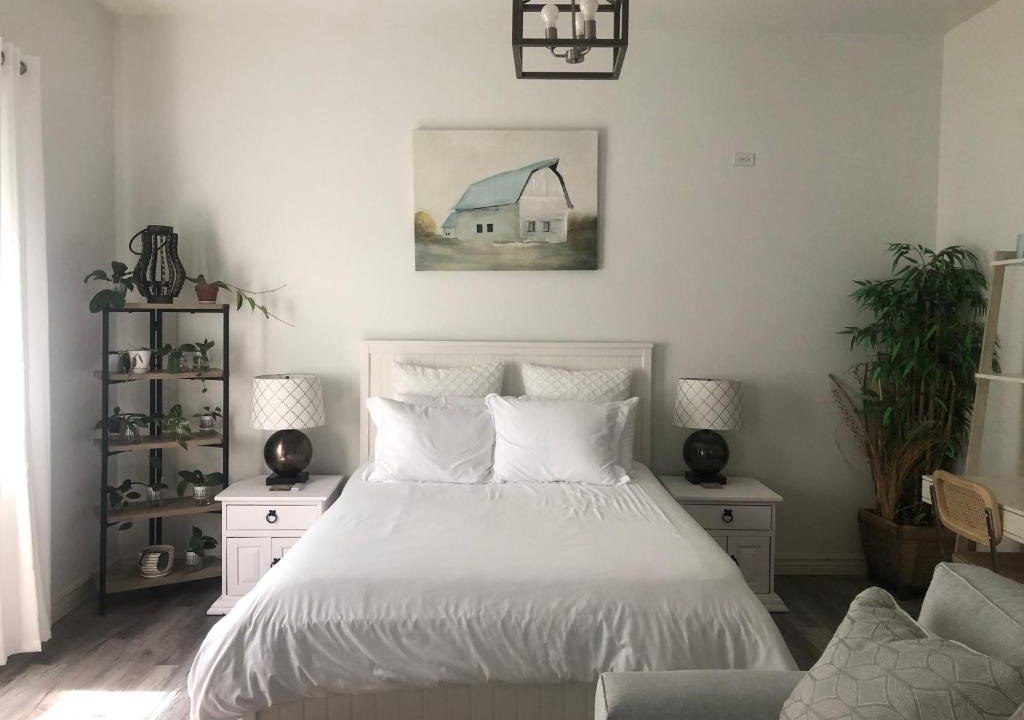 Palm Valley House | Beautiful Private Casita/Guesthouse w/Kitchen, Access to Pool/Spa