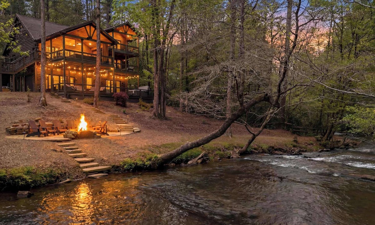 Cherry Log Cabin | Beautiful Riverfront Cabin in Blue Ridge, GA