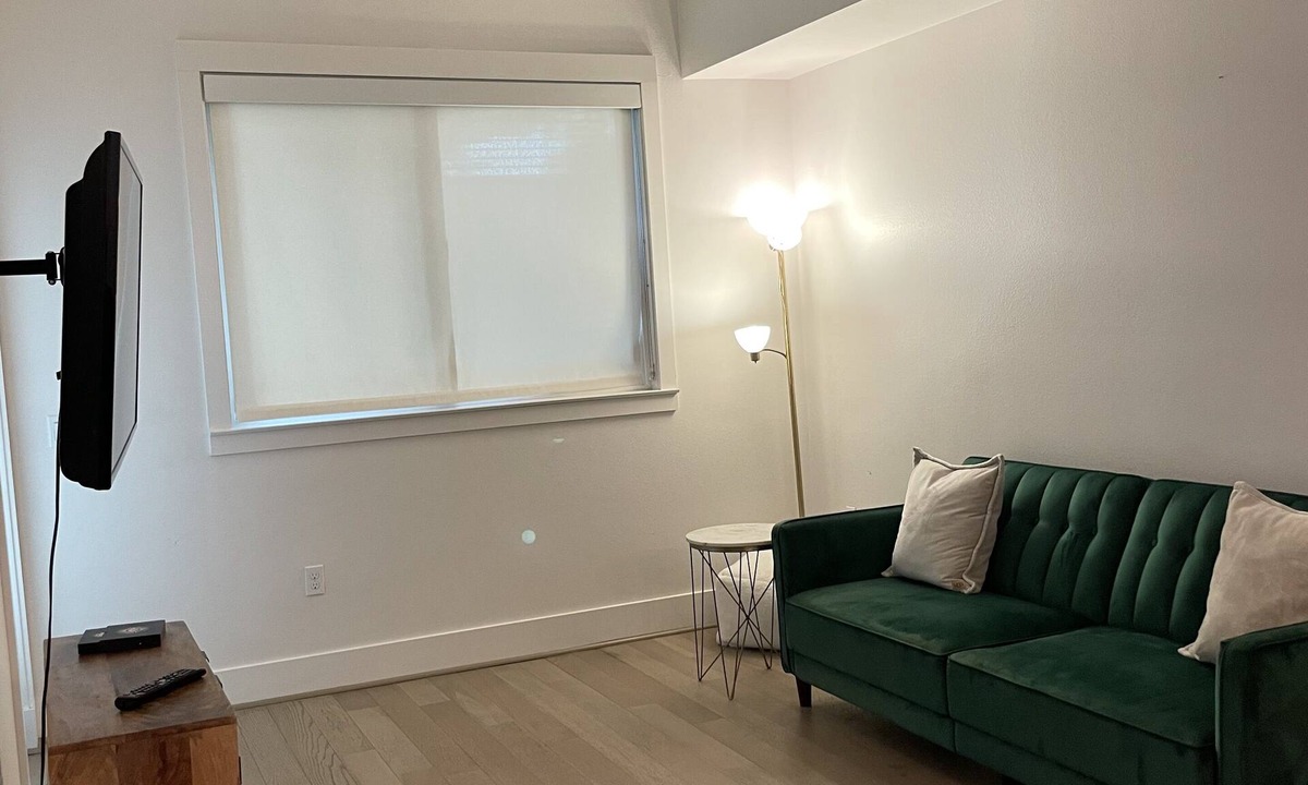 Hollywood Apartment | Beautiful space in the heart of Hollywood