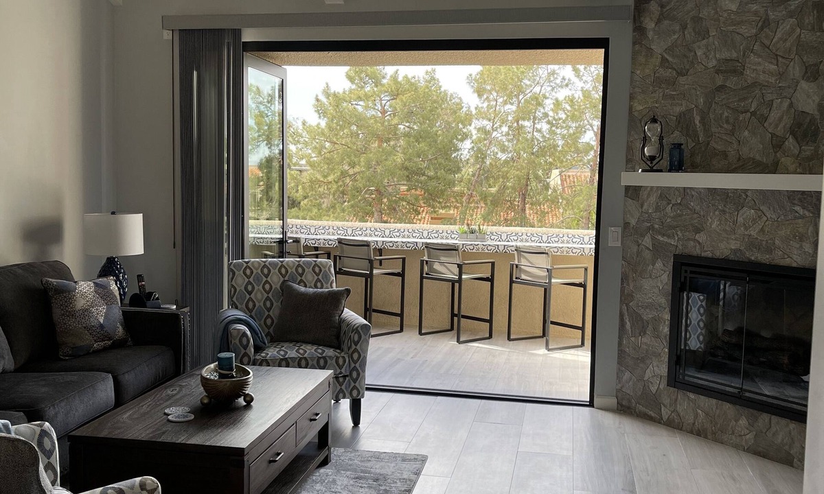 Colony Biltmore Condo | Beautiful upstairs 2-bedroom condo, sleeps 4 and is near the Biltmore Hotel.