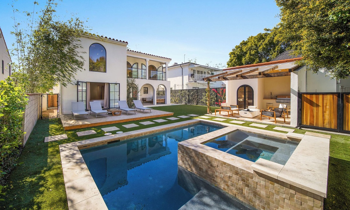 La Brea Villa | Bella Villa - Spanish Contemporary Villa Where Comfort Meets Luxury