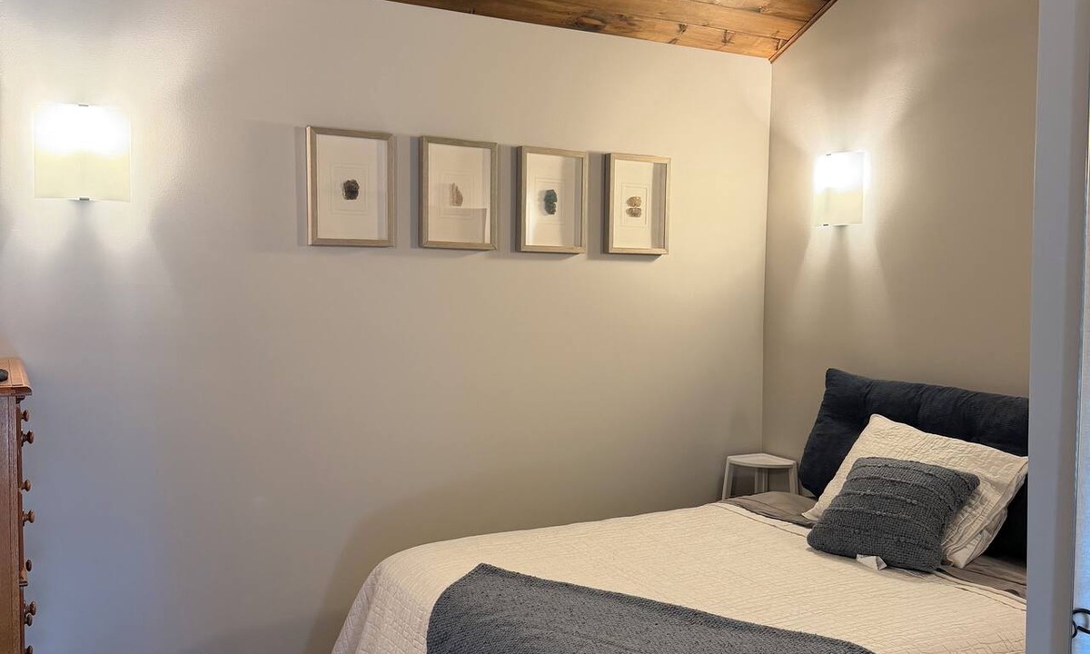 Bedford House | Bitty Box ~ A charming, comfortable and surprisingly spacious home in Toledo