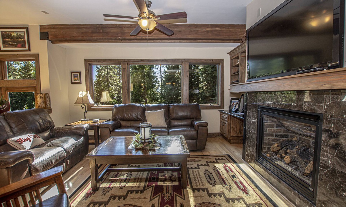 Sunnyside House | Black Bear Haus by Hauserman Rentals