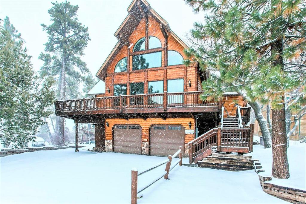 Upper Moonridge House | Black Diamond Chalet-1842 by Big Bear Vacations