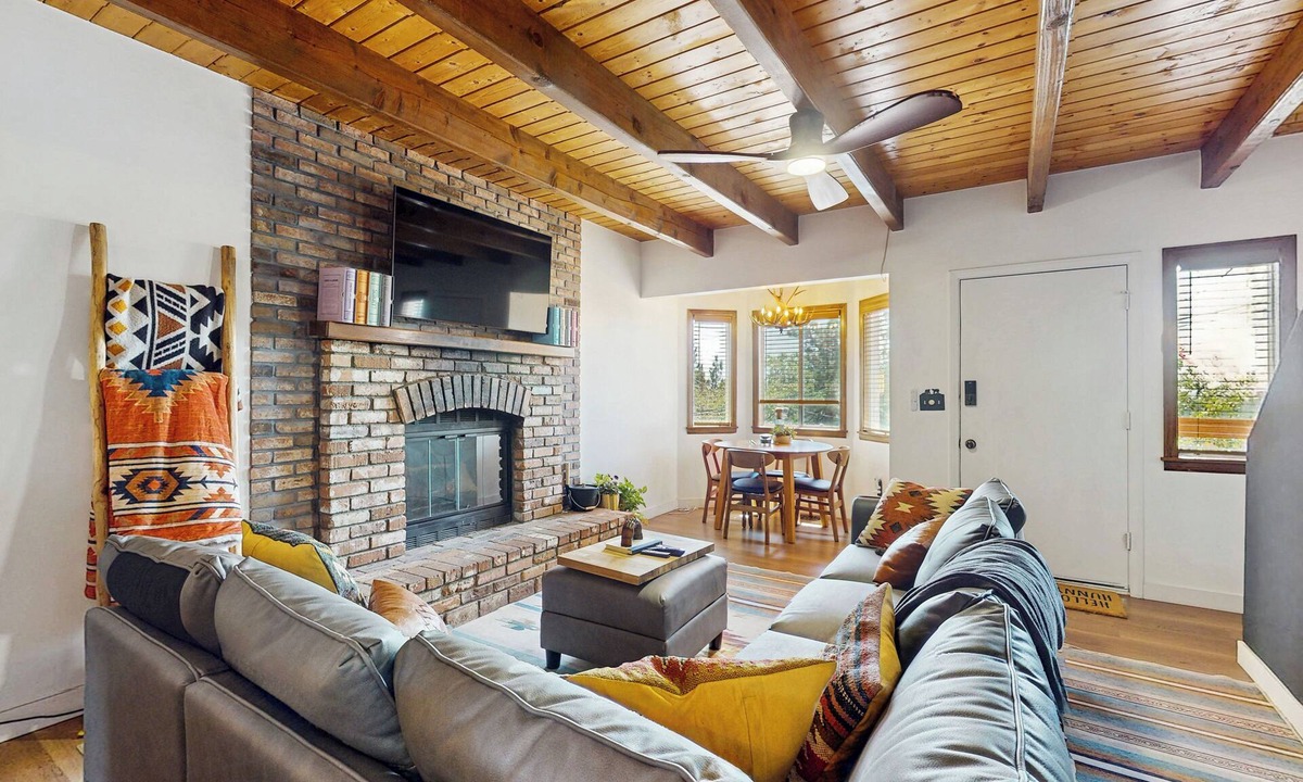 Arrowbear Lake Cottage | Boat, Hike, Fish! Summer Cabin Near Lake Arrowhead